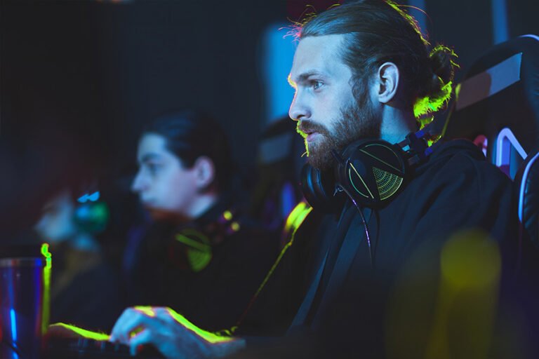 cybersport-gamers-having-live-stream-G9QK6C7.jpg